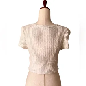 crop top thumbnail 2