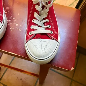 Red High thumbnail 3