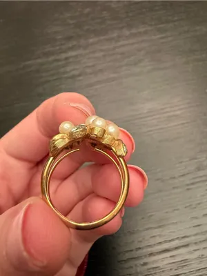 Vintage AVON Cluster Pearl and Rhinestones Cocktail Ring Costume Jewelry thumbnail 4