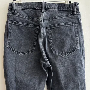 Abercrombie & Fitch The ‘90s Straight Ultra High Rise Black Jeans, 28/6 Short thumbnail 15