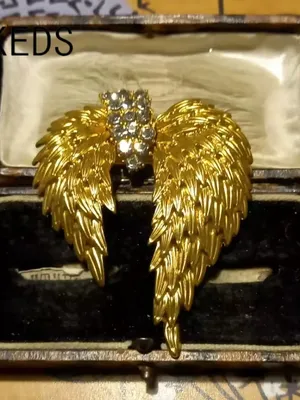 Gold Tone Angel Wings Crystal Brooch Pin Sparkly Statement Costume Jewelry NEW thumbnail 4