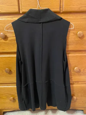 Black Sleeveless Vest Size M thumbnail 2