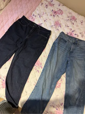 Old Navy Women's Straight Leg Jeans - Dark Indigo and Light Blue thumbnail 4
