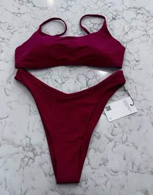 New Quince Cherry Red Scoop Neck Bikini Top & High Leg Bottom Set Size Medium thumbnail 1