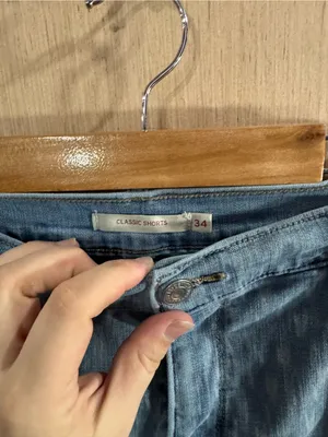 Levi's Women’s Light Blue Classic Denim Shorts Size 34 thumbnail 2