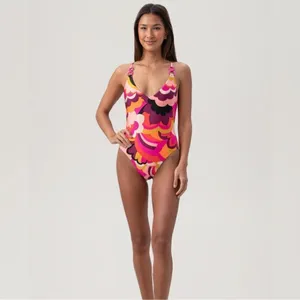 Trina Turk NWT WOMEN'S FAN FAIRE‎ TWIST BACK HALTER PLUNGE ONE PIECE SWIMSUIT thumbnail 6