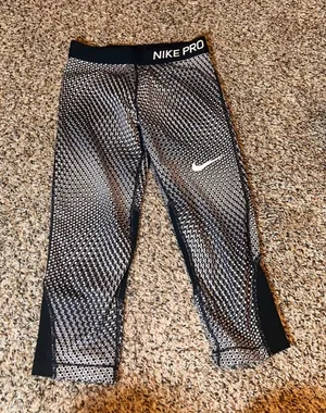 Nike Pro Women's Training Capri Leggings Black‎ White Pattern Medium thumbnail 1