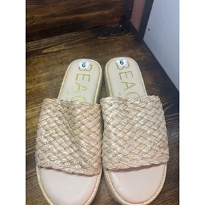 Beach by Matisse tan espadrille sandals size 6 thumbnail 3