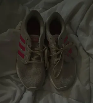 Pink And Tan Cloudfoam sneakers thumbnail 4