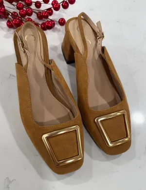 Chic Tan Slingback Heels with Gold Accent Size 8 thumbnail 1