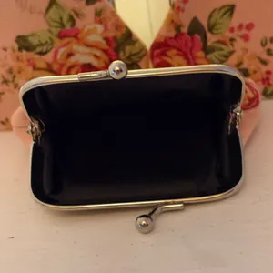 Vintage-Style Rose Mini Coin Purse thumbnail 2
