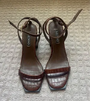 Heels thumbnail 1