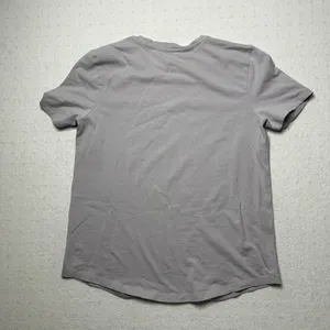 Lululemon Women’s Short Sleeve T-Shirt Light Purple Athletic Tee thumbnail 2