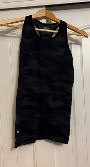 Athleta Move With Ease Tank Top XS Xtra Small Black Camo Nylon Blend Racerback thumbnail 1