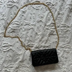 Black Leather Gold Chain Purse thumbnail 2