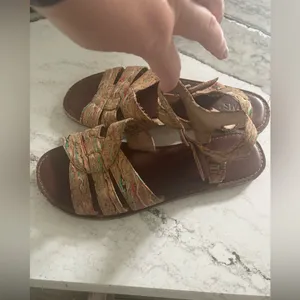 Toms Size 9 Zoe Cork Paint Splattered Flat Sandals Multi Color Ankle Strap thumbnail 2