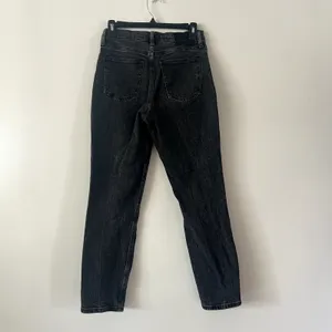 Abercrombie & Fitch Mom High Rise Dark Jeans Size 25 thumbnail 4