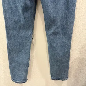 American Eagle Strigid High Waisted Ripped Mom Jean Size 4 Regular thumbnail 8