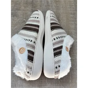 Aerosoles Memory Foam Fur Lined Fair Isle Knit Slippers Womens Medium 6.5 7 7.5 thumbnail 7