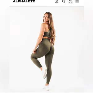 Alphalete Amplify Dusty Green Oak Evergreen Legging- Size XS thumbnail 5