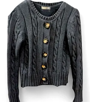 🦋Old Navy “Perfect Fit” Cable Knit Sweater Size Small thumbnail 1