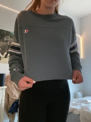 Champion Cropped Long Sleeve Tee thumbnail 1