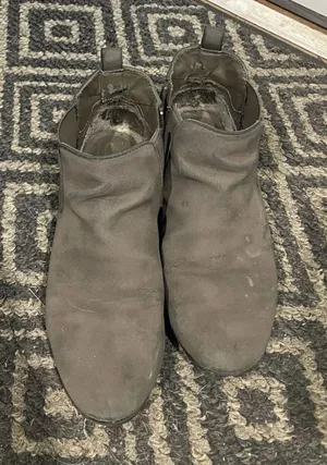 Gray Chelsea Ankle Boots with Side Zipper Size 6 thumbnail 1