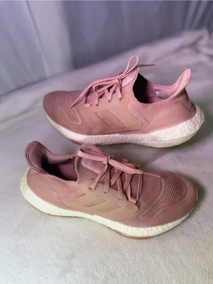 adidas Women’s Pink Knit Running Sneaker thumbnail 3