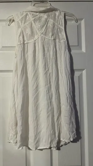 Free People Womens Lace Pintuck Sleeveless Gauze Tunic Blouse is a size Large. thumbnail 5