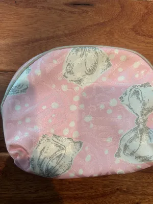 Christian Dior Vintage Pink Satin Imprinted Bow Makeup Case thumbnail 3