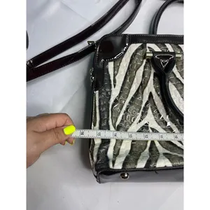 Stylish Zebra-Print‎ Crossbody Bag thumbnail 3