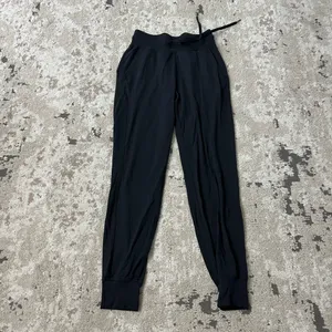 Lululemon Ready to Rulu High-Rise Jogger Size 2 - Black thumbnail 2