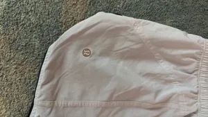Lululemon Reversible Black/Light Grey Size 6 Shorts  thumbnail 3