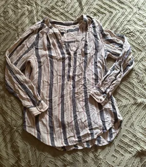 Universal Threads Top Striped thumbnail 1