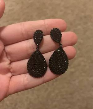 Claire Earrings Black thumbnail 1