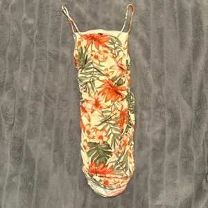 Windsor Tropical Floral Bodycon Mini Dress thumbnail 4