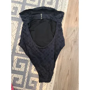 Pink by Frankies Bikinis Black Eyelet Lace Bandeau One Piece Swimsuit Medium thumbnail 2