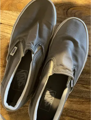 Slip on vans  thumbnail 4