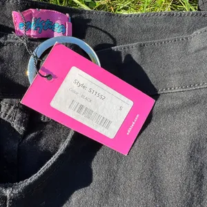 NWT Cut Out O-Ring Belt Black Flare thumbnail 3
