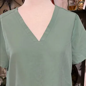 Figs Green Boxy Relaxed Short Sleeve Tee thumbnail 2