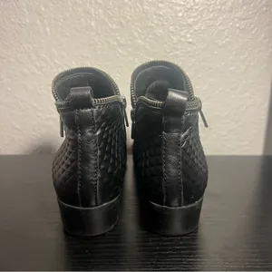Lucky Brand Bartolino Black‎ Leather Zippered Booties Women’s 6.5M Moto Boots thumbnail 4