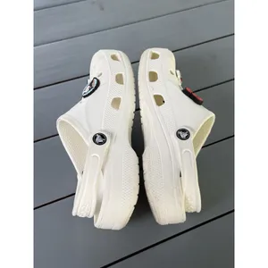 ⁠Crocs Classic Clogs White Women 6 Men 4 Sanrio Hello Kitty Charms⁠ Unisex thumbnail 4