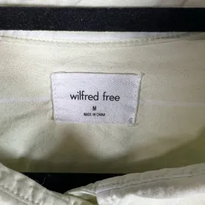 Aritzia Wilfred Free Button‎ Up Shirt Women's Medium Oversized Yellow Long Sleeve Pocket thumbnail 4
