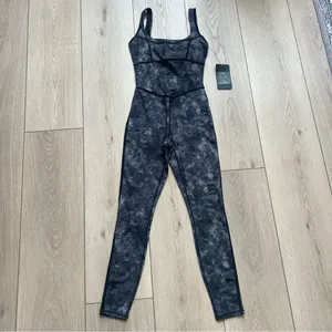 Fabletics NWT Frame PowerHold Black Patterned Jumpsuit Size XS Active Leggings thumbnail 10