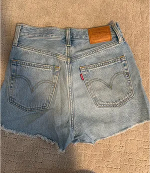 Levi’s Ribcage Jean Shorts High-Rise thumbnail 2