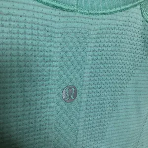 Women's lululemon Mint Green size two swiftly tech tshirt thumbnail 5