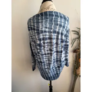 Lululemon Back in Action Long Sleeve Shirt Blue White‎ Tie Dye Relaxed Fit Top thumbnail 2
