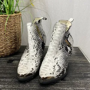 Arider Girl Ivory & Black Snakeskin Animal Print Ankle Booties Shoes 6 thumbnail 2