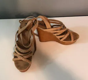 Heel Wedges Size 9 thumbnail 1