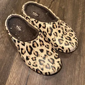 Crocs leopard spot rubber washable slip in W7 ortho clogs thumbnail 1